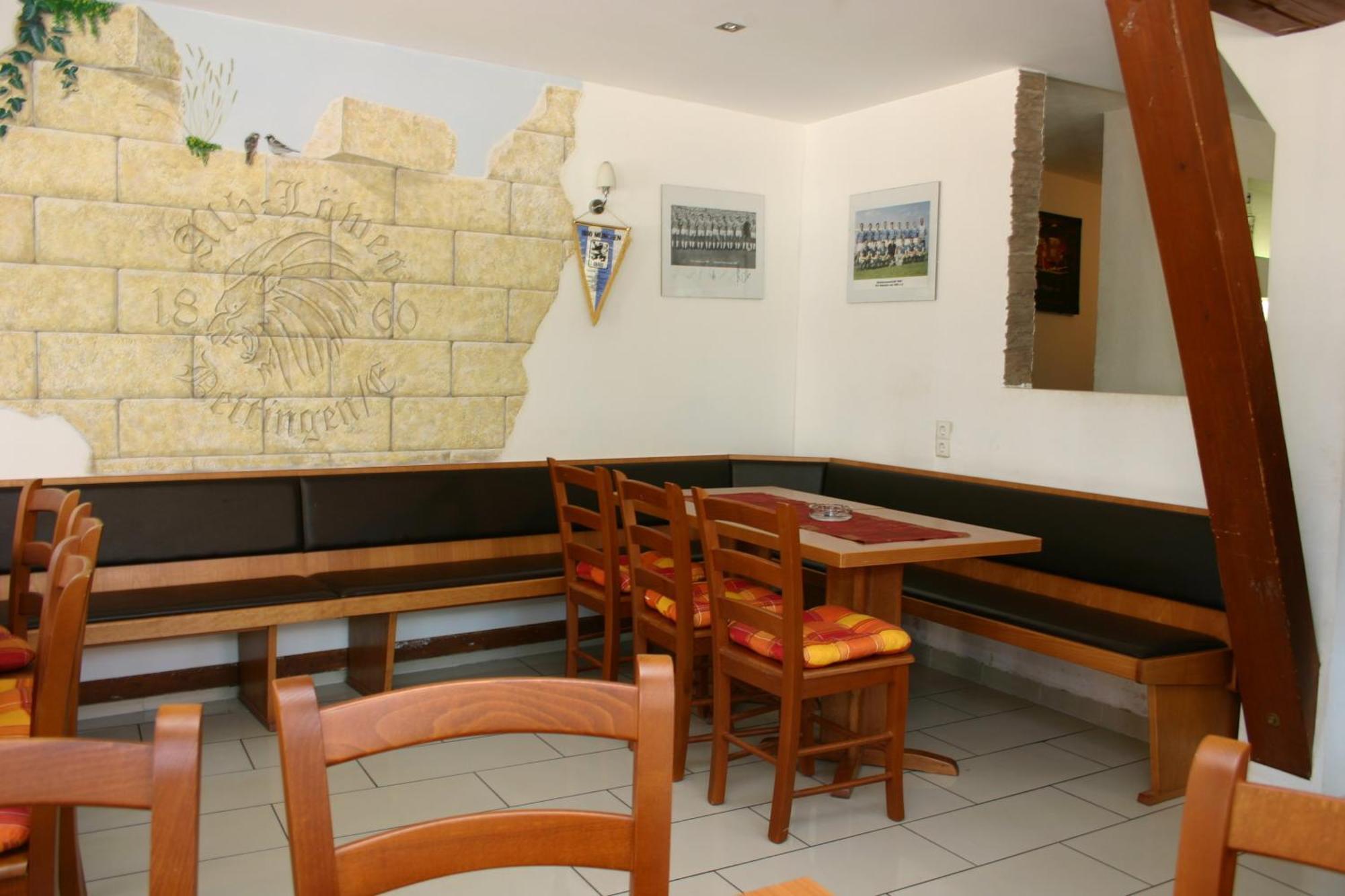 Gasthaus Traube Dettingen an der Erms Exterior photo
